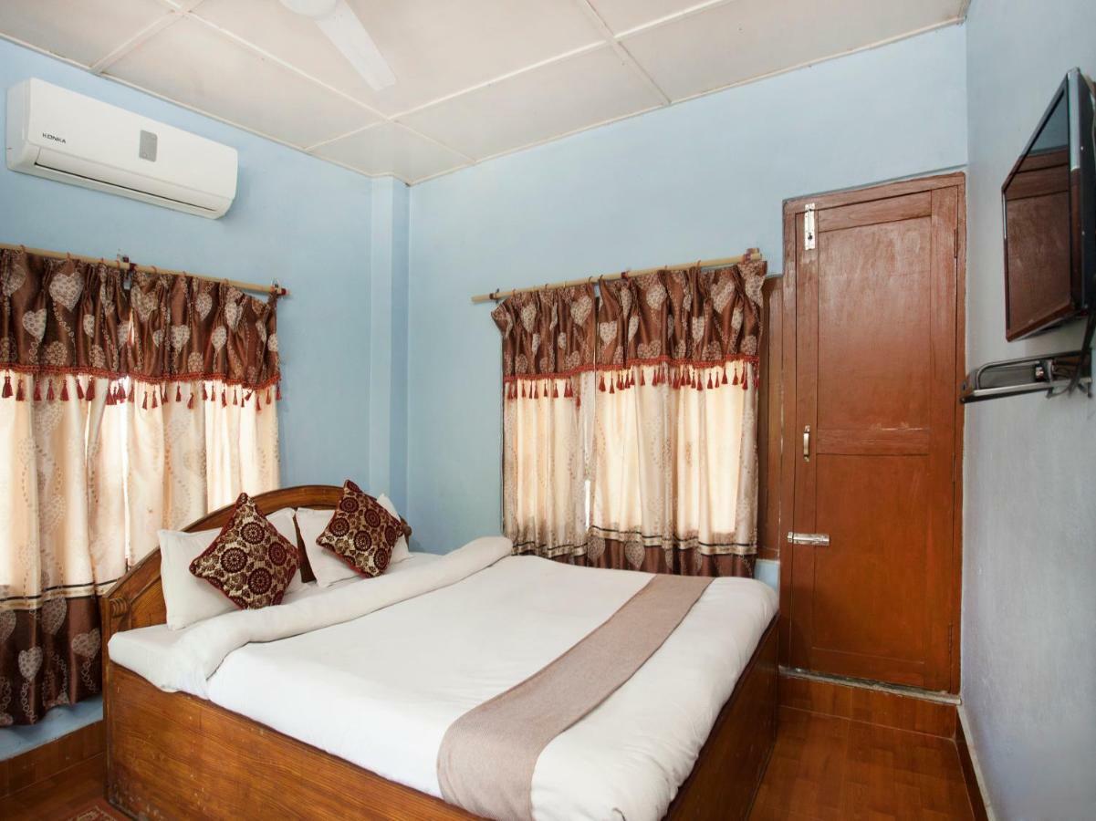 Spot On 486 Hotel Holy Lodge Sauraha Exterior photo