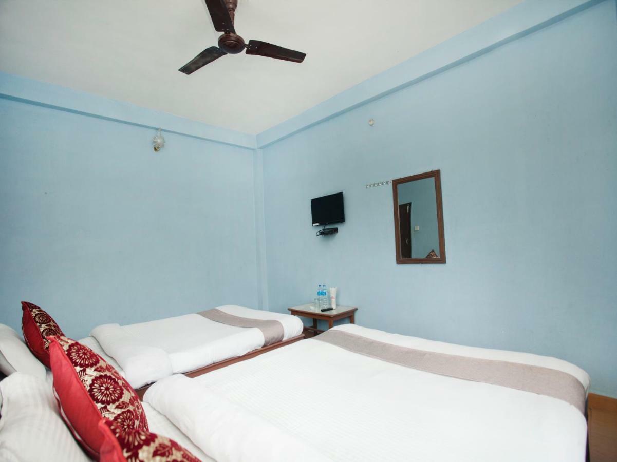 Spot On 486 Hotel Holy Lodge Sauraha Exterior photo