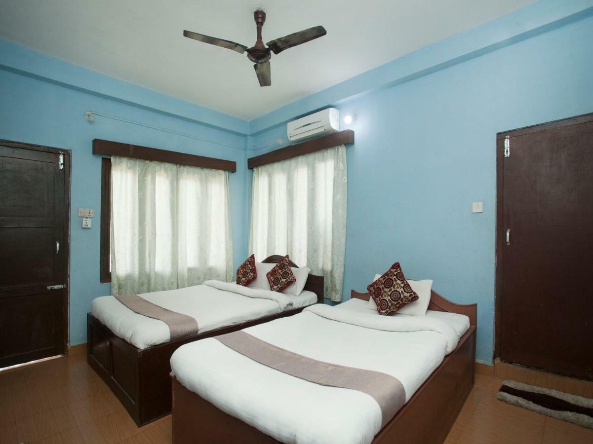Spot On 486 Hotel Holy Lodge Sauraha Exterior photo