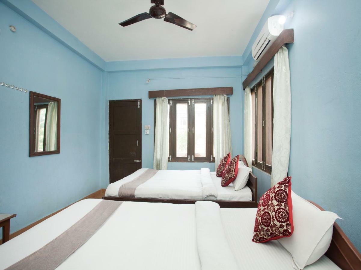 Spot On 486 Hotel Holy Lodge Sauraha Exterior photo